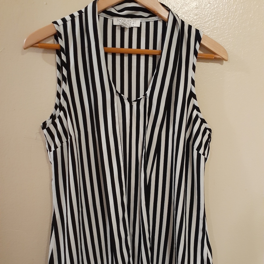 Forever 21 Beautiful Blouse